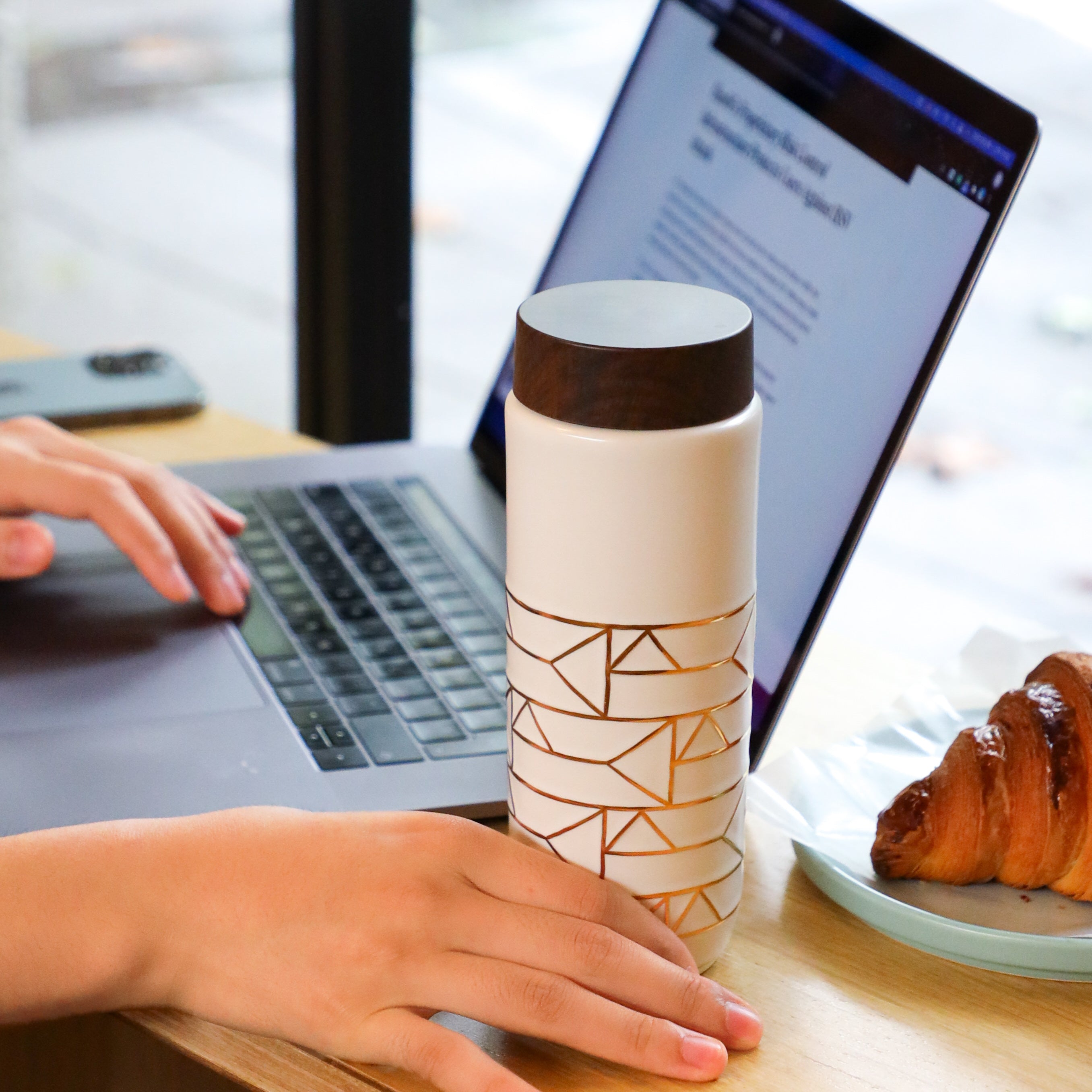 Double-wall heat-insulated ceramic tumbler